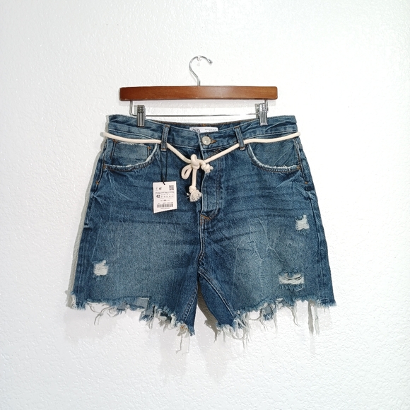 Zara Pants - Zara Raw Cut High Rise  Distressed. Jean Shorts